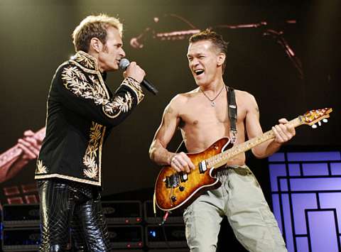 David Lee Roth canta no show de Van Halen